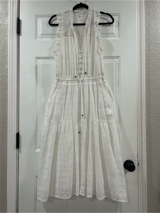 Kivari Dresses & Skirts - Kivari Serena Shirred Cotton Midi Dress In White